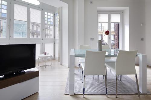 Easo Suite 2b Apartment By Feelfree Rentals