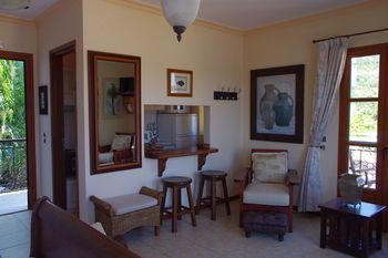 Residencia Faros Suites