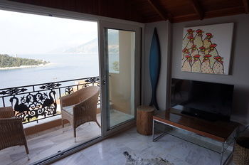 Residencia Faros Suites