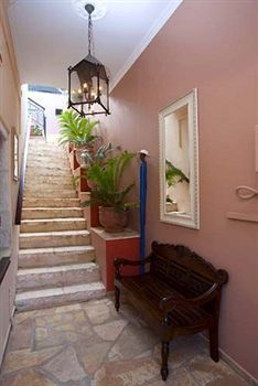 Residencia Faros Suites