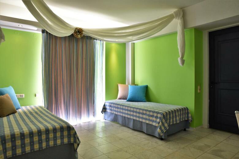 Golden Bay Hotel
