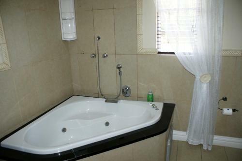Bed & Breakfast Jolani Guest House