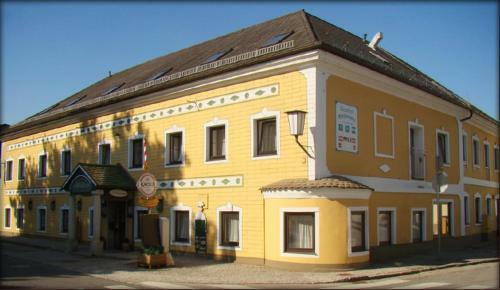 Posada Gasthof Zum Kirchenwirt