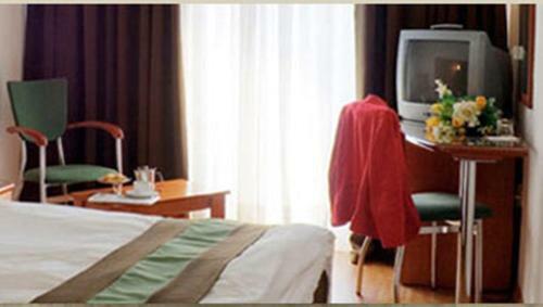 Elpida City Hotel