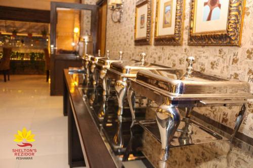 Hotel Shelton's Rezidor