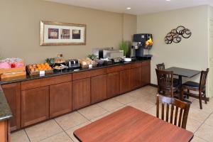 Hotel Americas Best Value Inn - Hayward