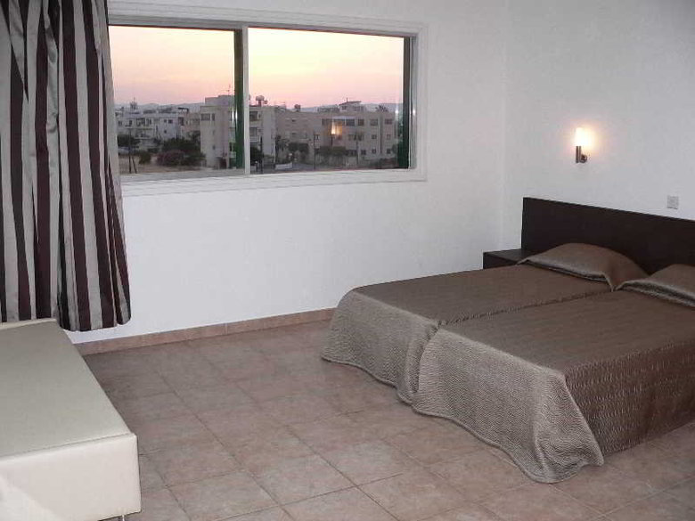 Hotel Apartments Costantiana Beach