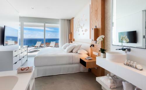 Hotel Royal Hideaway Corales Suites