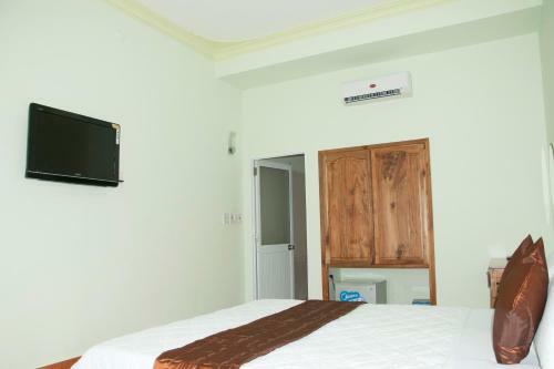 Sunrise Village Hotel