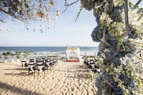 Hotel Aroma Beach Resort And Spa