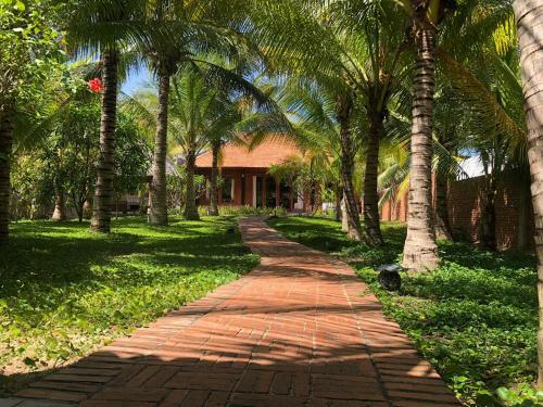 Hotel Full Moon Village