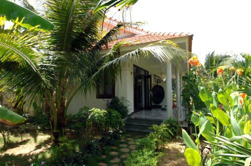 Hotel Madame Cuc Saigon Emerald Resort