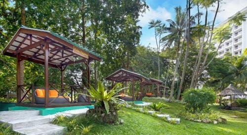 Hotel The Bayview Beach Resort