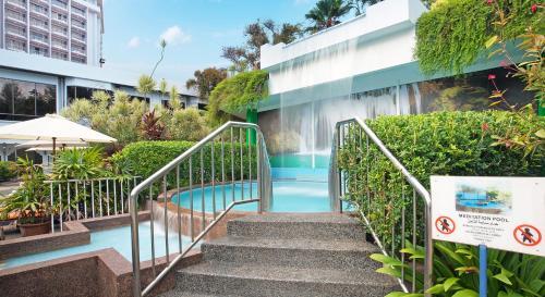 Hotel The Bayview Beach Resort