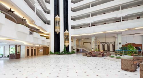 Hotel The Bayview Beach Resort
