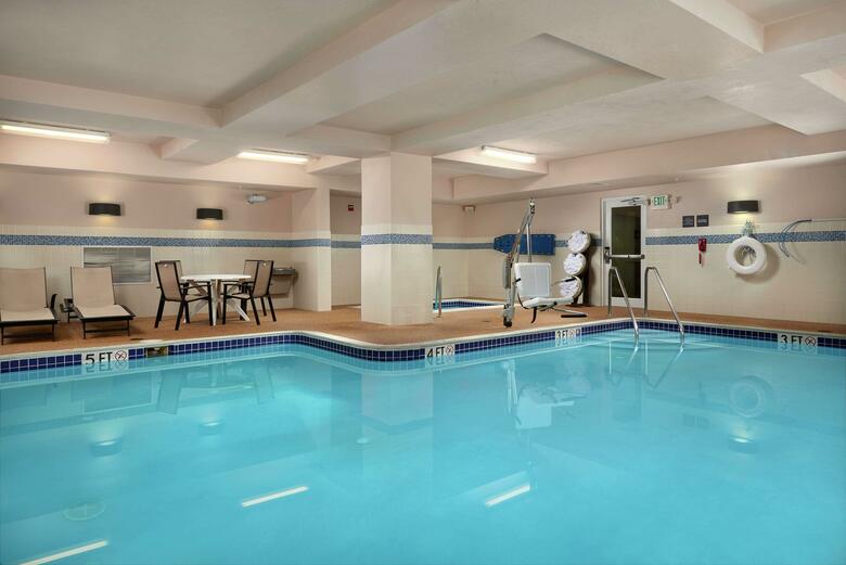 Hotel Hampton Inn & Suites Canton