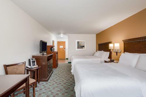 Holiday Inn Express Hotel & Suites Canton