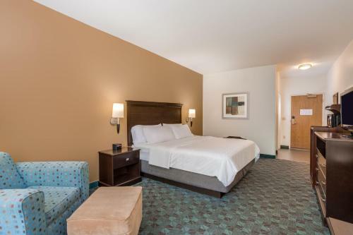 Holiday Inn Express Hotel & Suites Canton