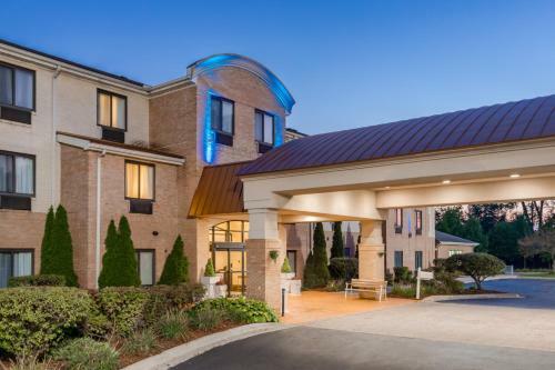 Holiday Inn Express Hotel & Suites Canton