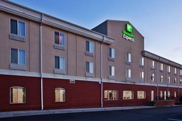 Holiday Inn Express Hotel & Suite