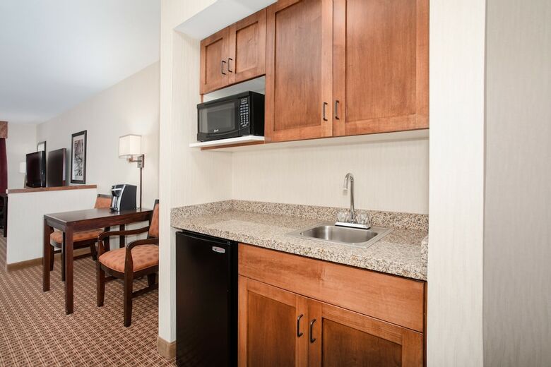 Holiday Inn Express Hotel & Suites Gillette