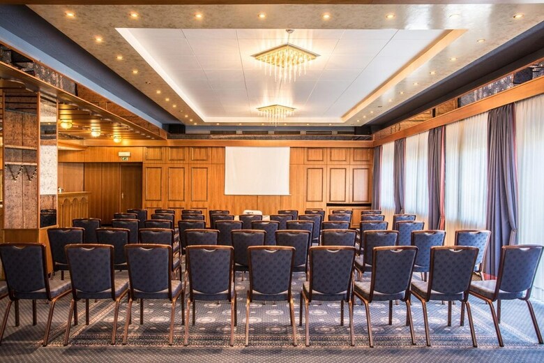 Bw Ambassador Hotel Bosten