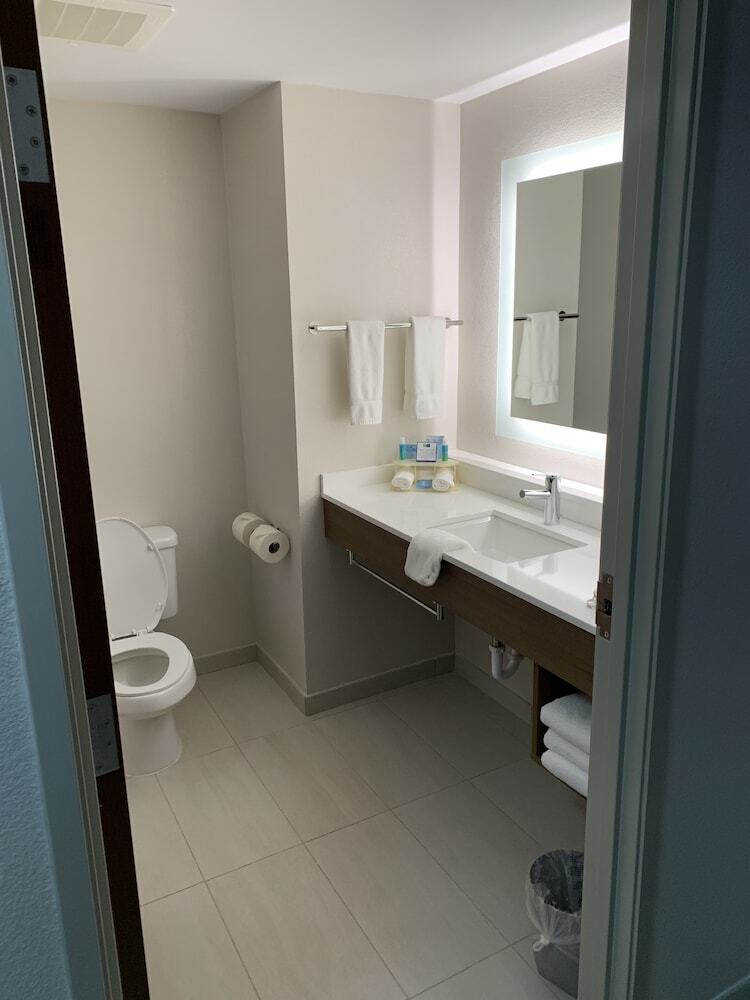 Holiday Inn Express Hotel & Suites Memphis/germantown