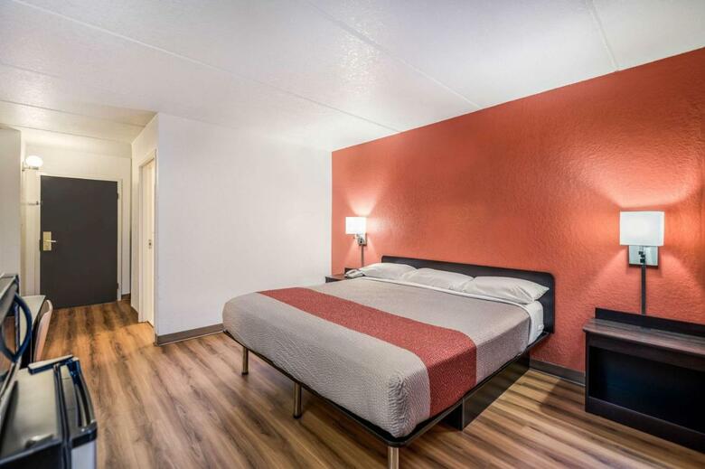 Hotel Motel 6 Henderson Tx