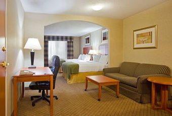Holiday Inn Express Hotel & Suites Goshen