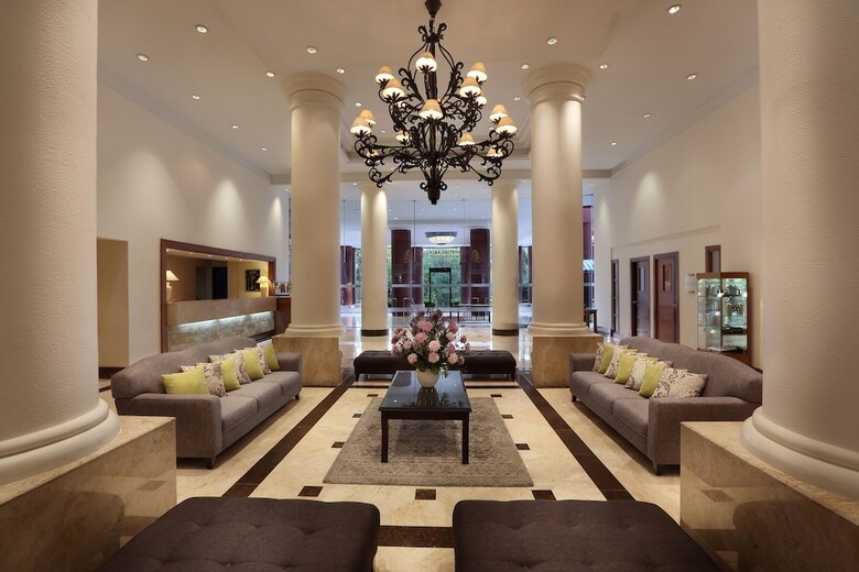 Hotel Aryaduta Lippo Village