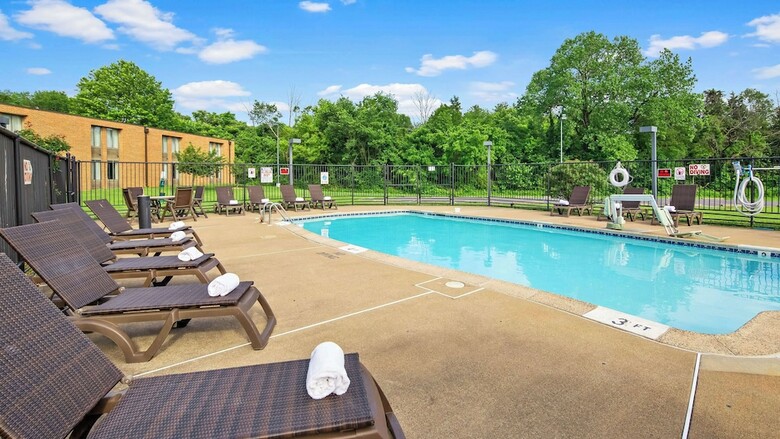 Best Western Leesburg Hotel & Conference Center