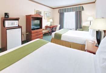 Holiday Inn Express Hotel & Suites Cleveland