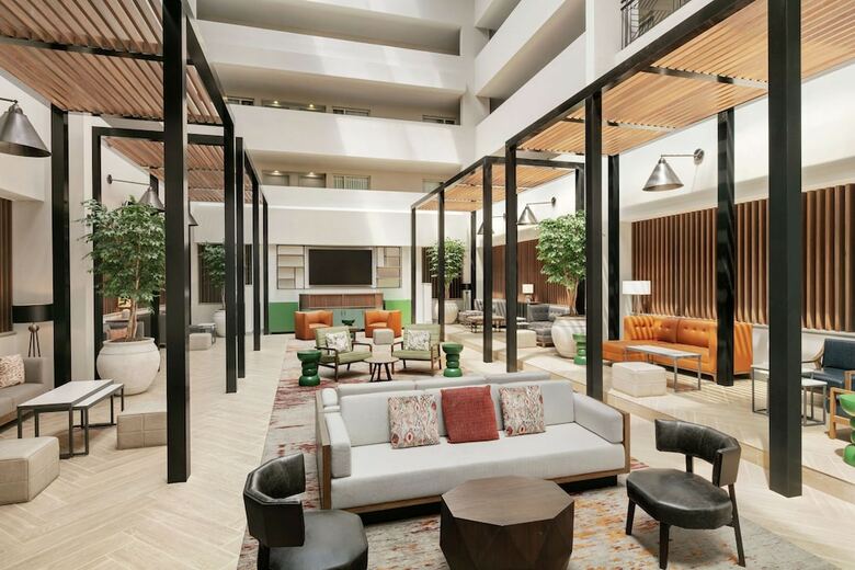 Hotel Embassy Suites Phil/valley For
