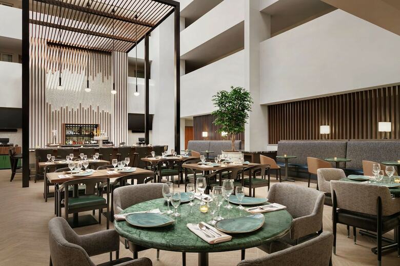 Hotel Embassy Suites Phil/valley For