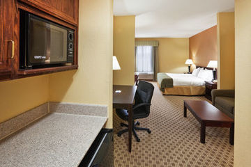 Holiday Inn Express Hotel & Suites Lebanon