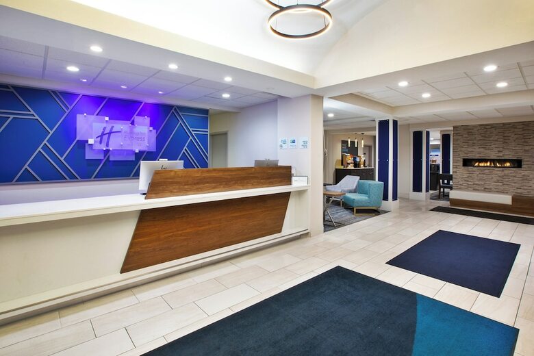 Holiday Inn Express Hotel & Suites Kent State University