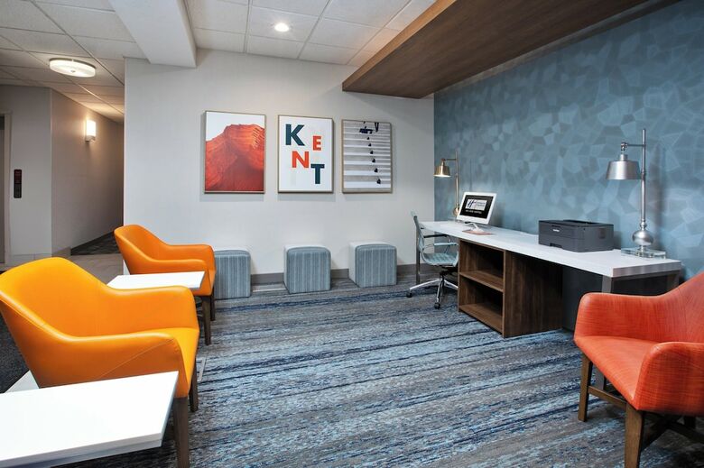 Holiday Inn Express Hotel & Suites Kent State University