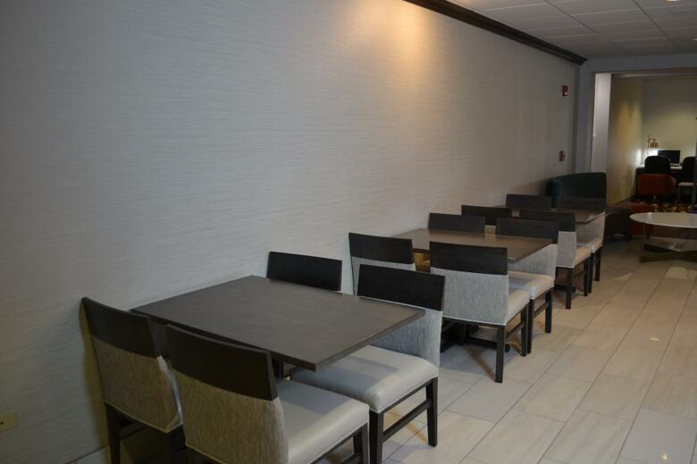 Holiday Inn Express Hotel & Suites Kent State University