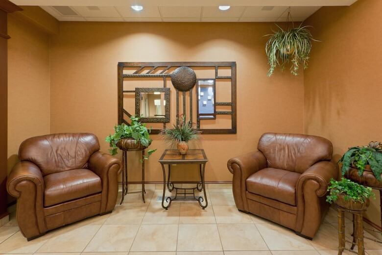 Holiday Inn Express Hotel & Suites Kent State University