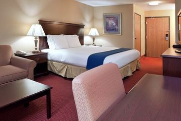 Hotel Holiday Inn Express Mt. Vernon