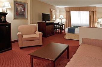 Hotel Holiday Inn Express Mt. Vernon