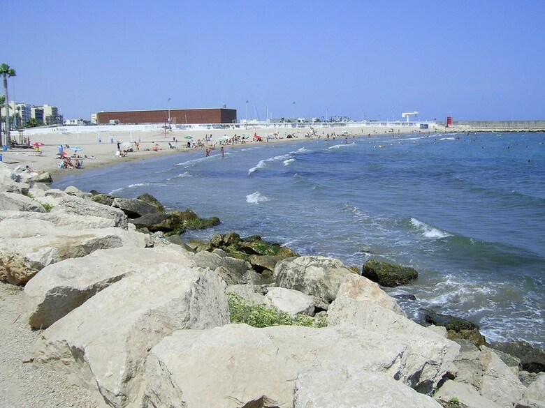 Apartamentos Benicarl� 3000