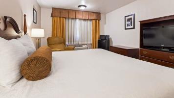 Surestay Plus Hotel By Best Western Omaha South
