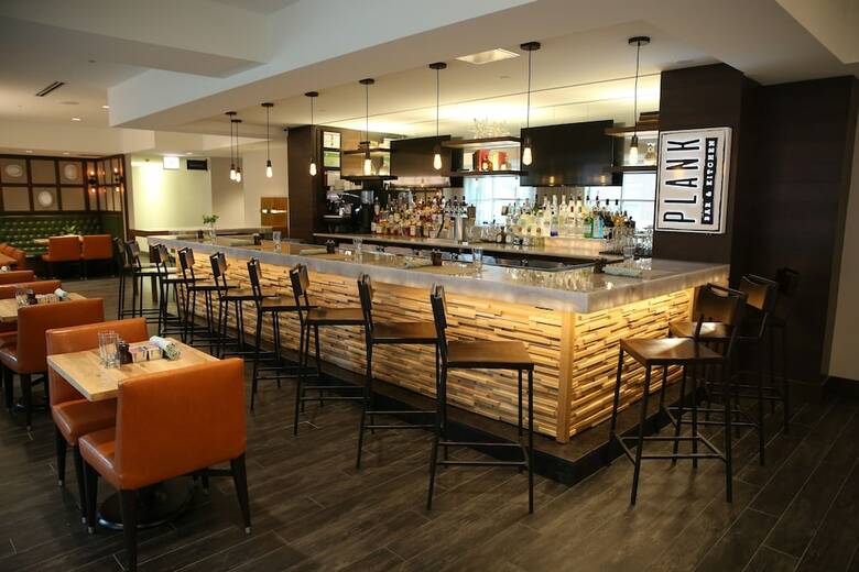 Hotel Indigo Naperville Riverwalk