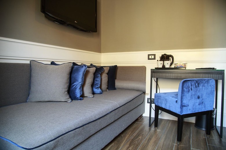 Hotel The Independent Suites