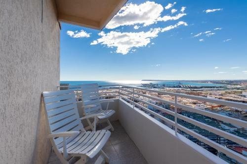 Alicante Skylights Apartments