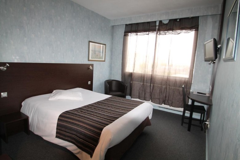 Hostal Adonis Lyon Est Artys H�tel