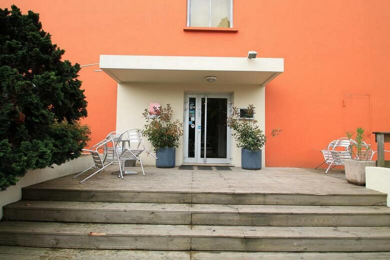 Hostal Adonis Lyon Est Artys H�tel