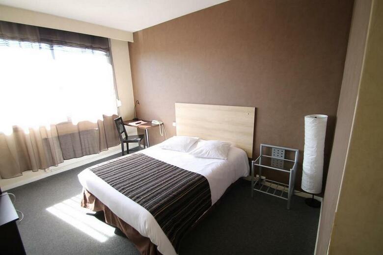 Hostal Adonis Lyon Est Artys H�tel