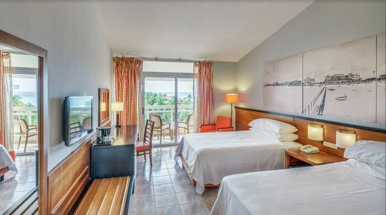 Hotel Occidental Arenas Blancas